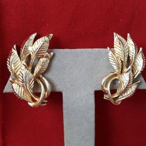 Vintage Earrings Clip on nwOt Signed CLAUDETTE